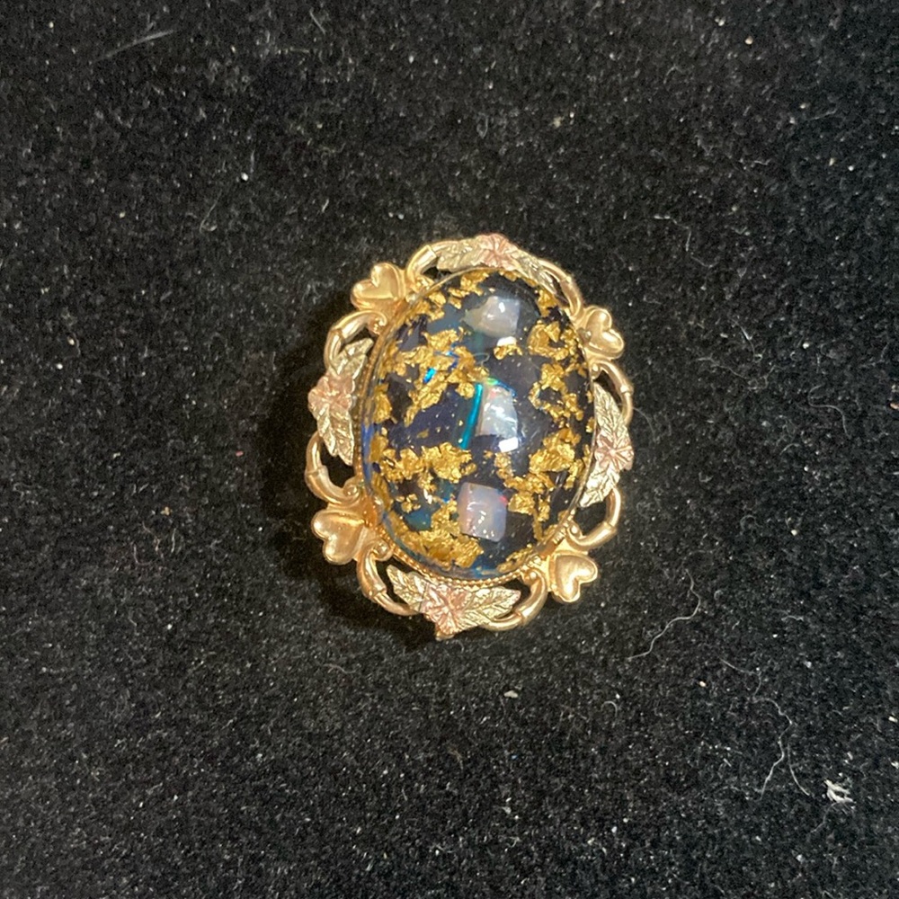 12k 1/20th gf gold flake opal brooch